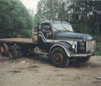Yrityksen ensimmäinen auto